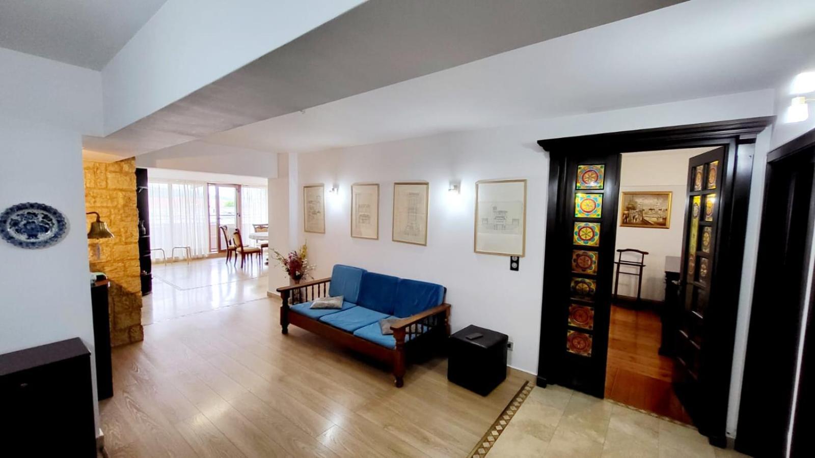 Spacious Apartment In City Centre Iasi Exterior photo
